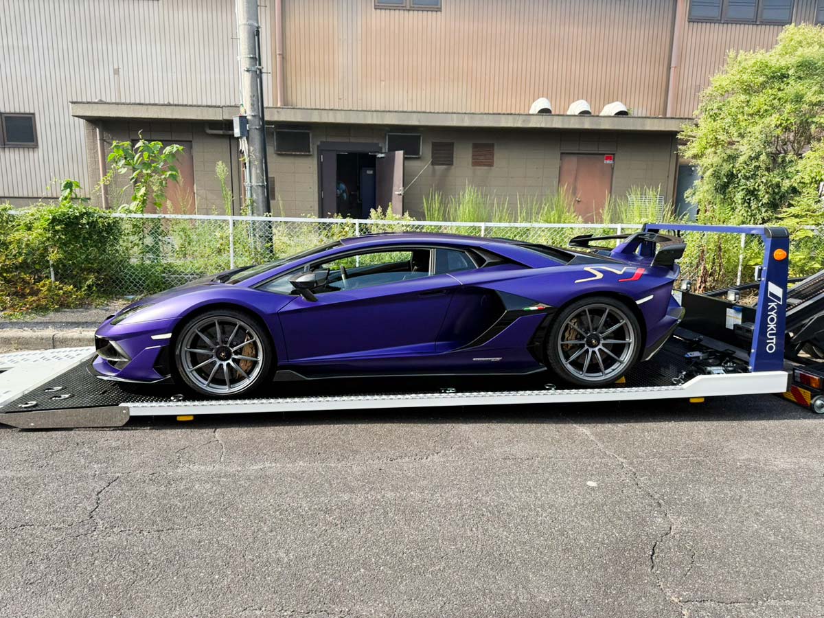ランボルギーニの陸送事例（広島→東京）