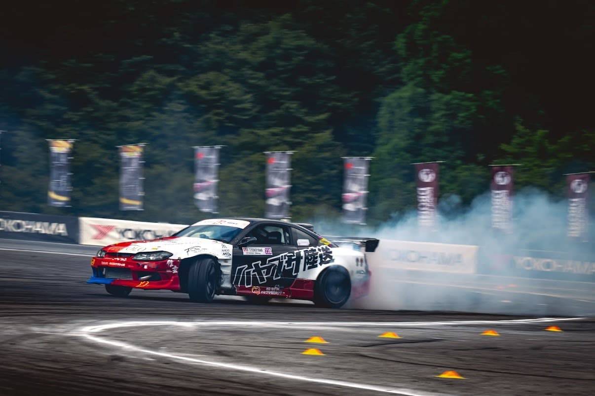 ハヤブサ陸送 横山 FORMULA DRIFT JAPAN2（FDJ2） に参戦