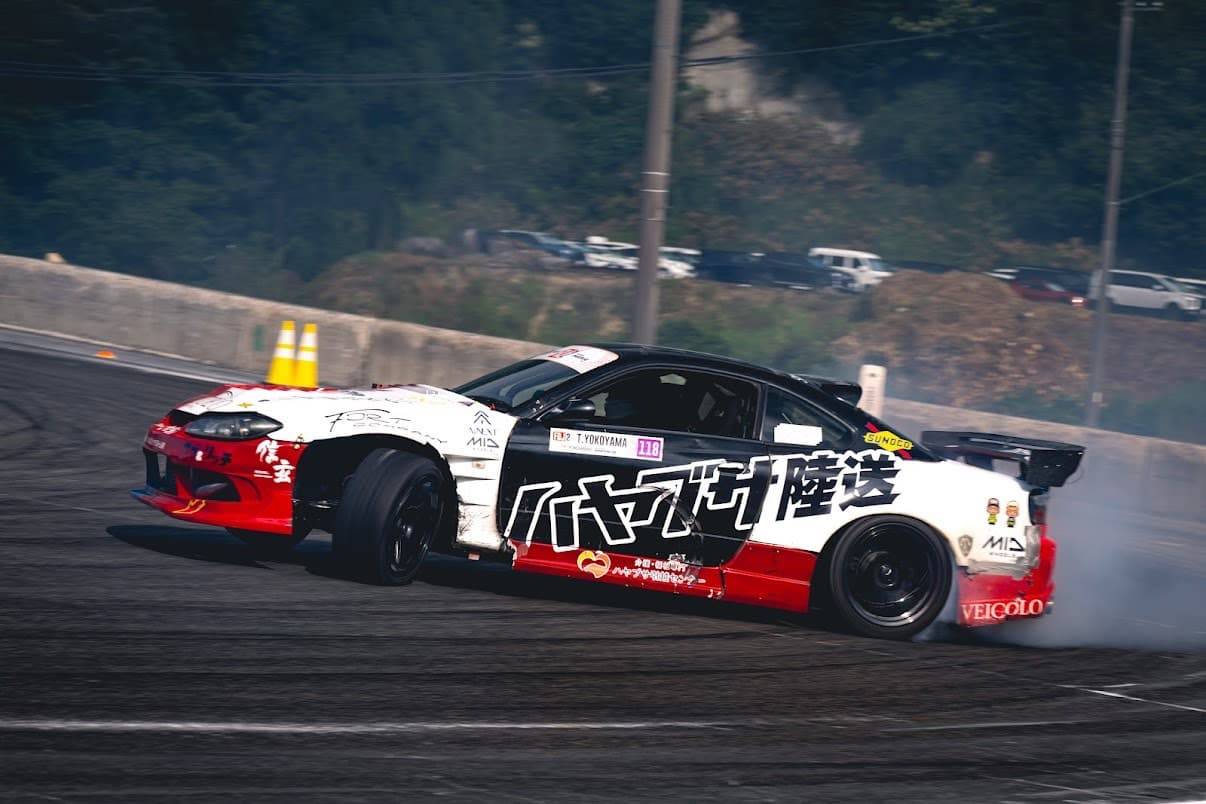 ハヤブサ陸送 横山 FORMULA DRIFT JAPAN2（FDJ2） に参戦